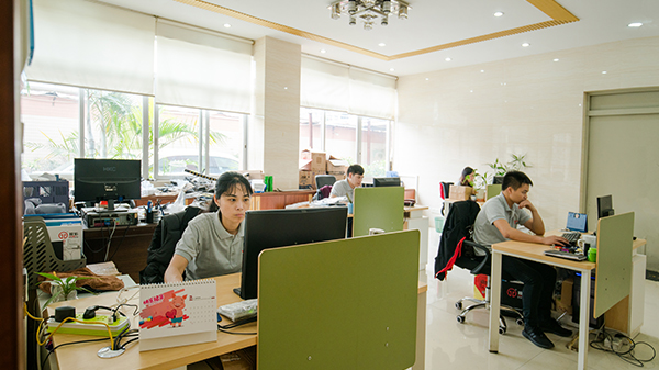 歐拓-辦公人員 歐拓-辦公人員